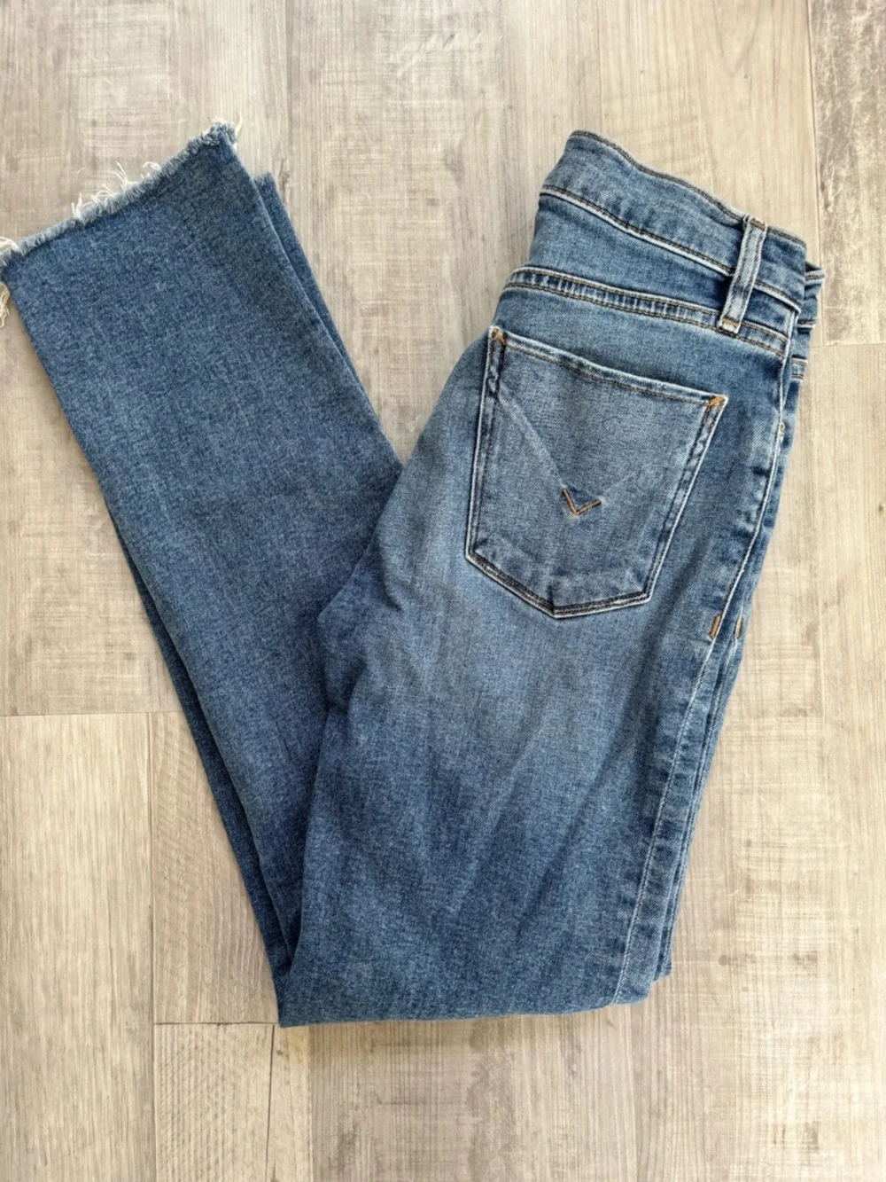 Hudson Jeans Women's Mid-Blue Ankle Crop‎ with Frayed Hem